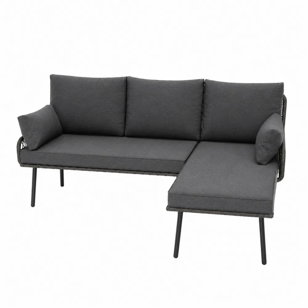 Divano angolare a L 240 x 150 x 85 cm in tessuto poliestere grigio scuro con chaise longue e gambe in metallo nero